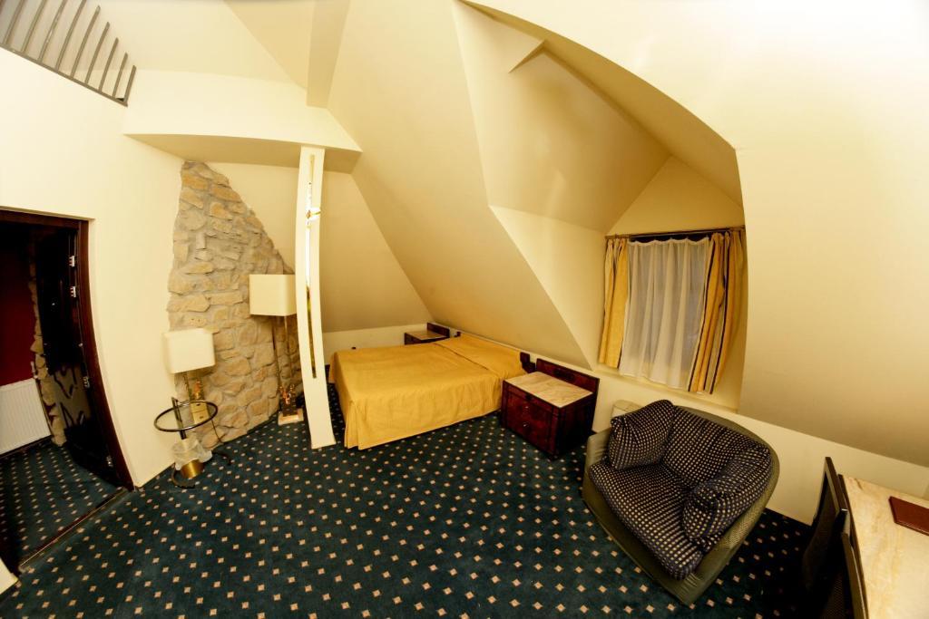 Hotel Podzamcze Tarnow Exterior photo